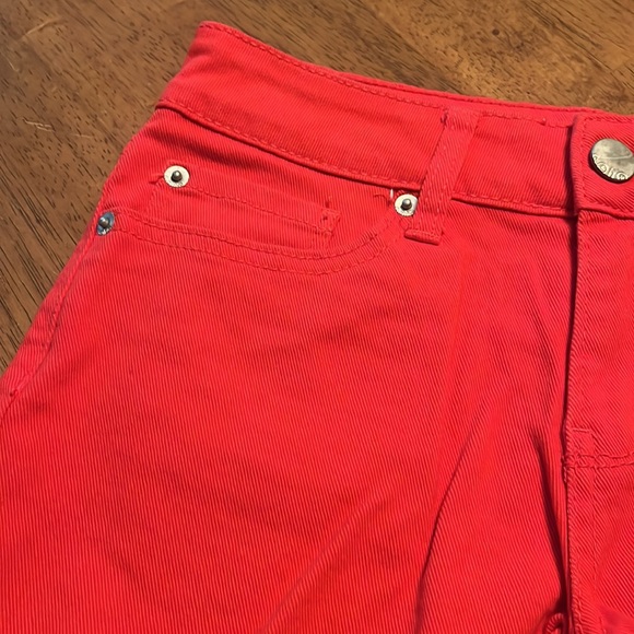 FRAYED 🐝🐝SHORTY SHORTS - Picture 5 of 13